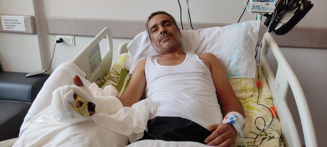 Kopan 3 parmağını poşete koydu hastaneye koştu, ameliyatla sağlığına kavuştu Kopan 3 parmağını poşete koydu hastaneye koştu, ameliyatla sağlığına kavuştu