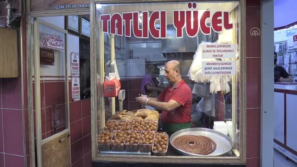 Küçük dükkanın 'büyük kalpli' esnafı