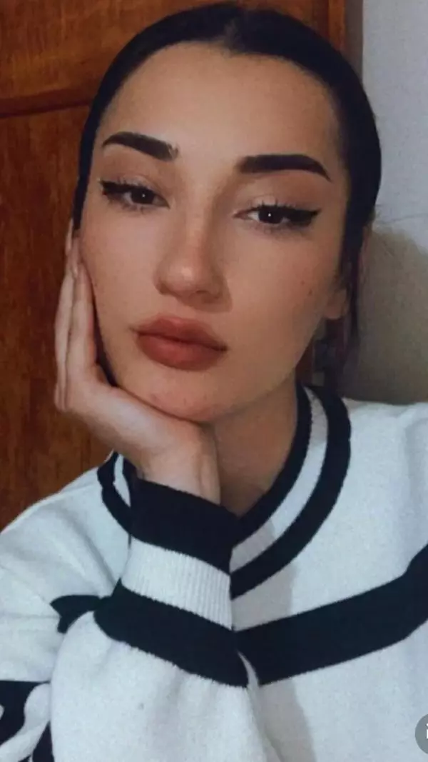 Sinem'in cep telefonu üzerinden çıkan şüpheli, genç kıza yardım ettiğini öne sürdü Sinem'in cep telefonu üzerinden çıkan şüpheli, genç kıza yardım ettiğini öne sürdü