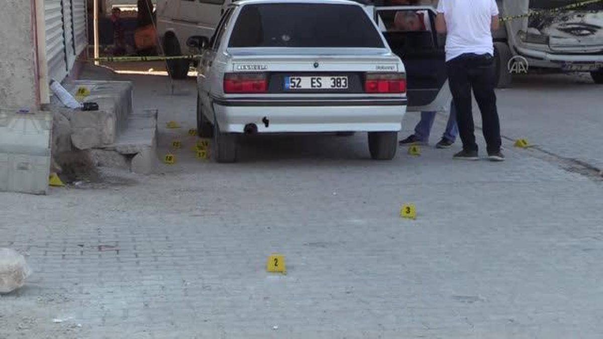 Son dakika haberi! ŞANLIURFA - Silahlı saldırıya uğrayan kişi öldü