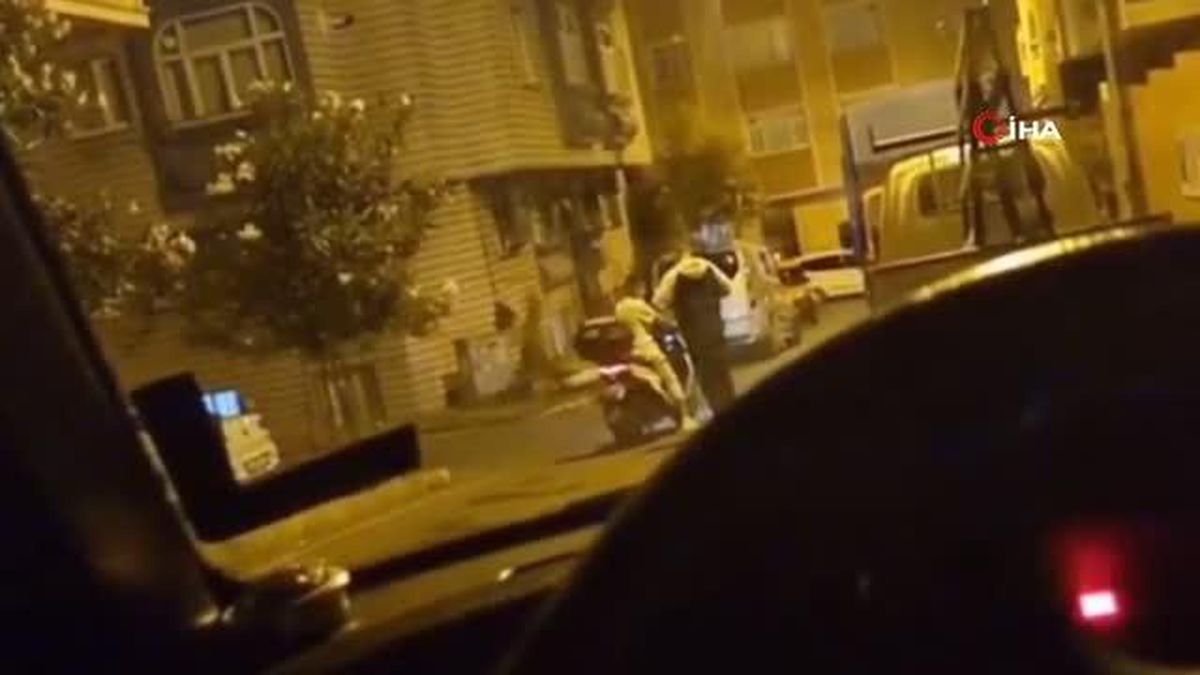 Bingöl 3. sayfa haberleri | Şehir eşkıyası genç sokak ortasında havaya ateş açıp kaçtı... O anlar kamerada