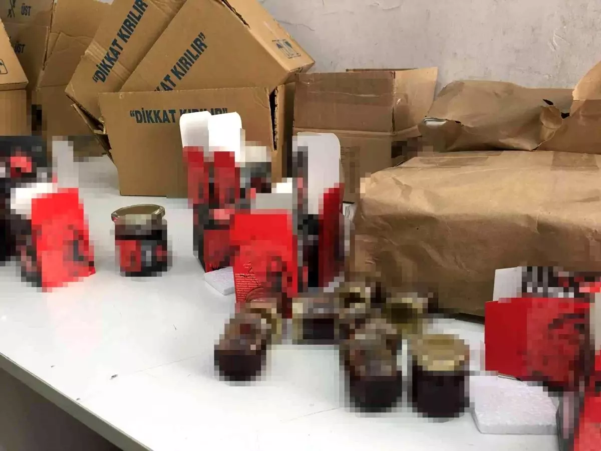 Güngören'de sahte cinsel içerikli ürün deposuna baskın