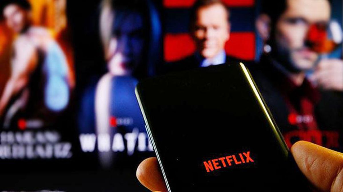 RTÜK, kadın karakterlerin yakınlaştığı 'Jurassic World Kretase Kampı' filmi için Netflix'e yaptırım uyguladı