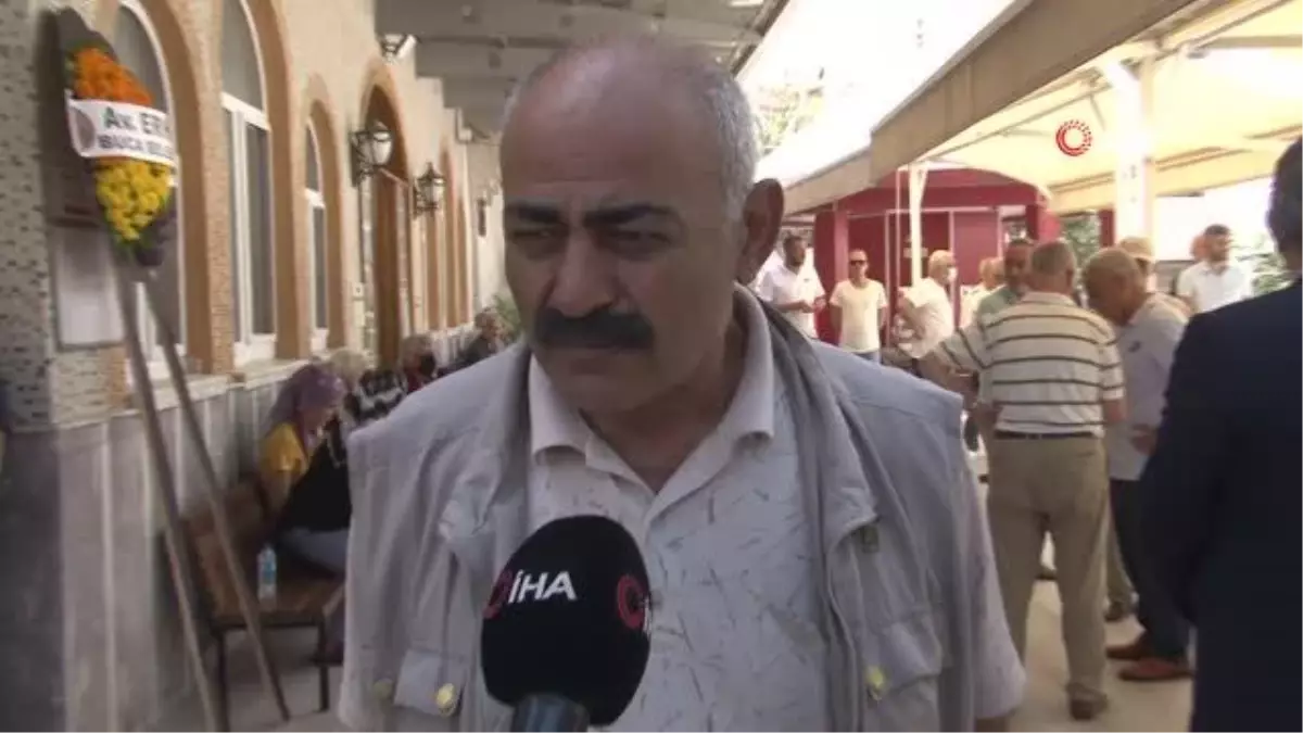 Yeşilçam'ın ünlü oyuncu ve ses sanatçısı Rıza Pekkutsal, son yolculuğuna uğurlandı