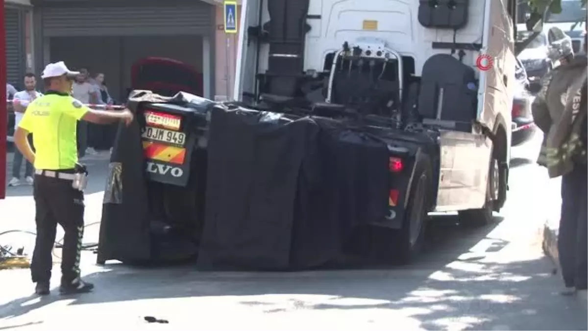 Son dakika haber: Ataşehir'de feci kaza: Tırın altında 100 metre sürüklenen yaşlı kadın hayatını kaybetti