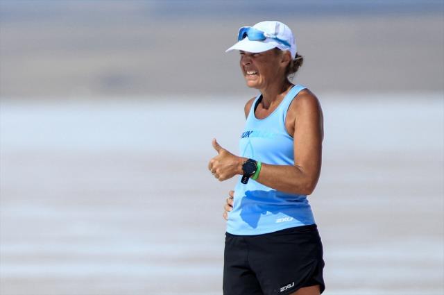 Avustralyalı aktivist küresel su sorunu için Tuz Gölü'nde maraton koştu