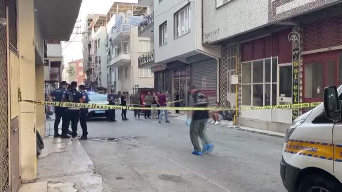 Son Dakika | İzmir'de bir kişi eşi ve kayınpederini silahla öldürdü, 2 baldızını yaraladı