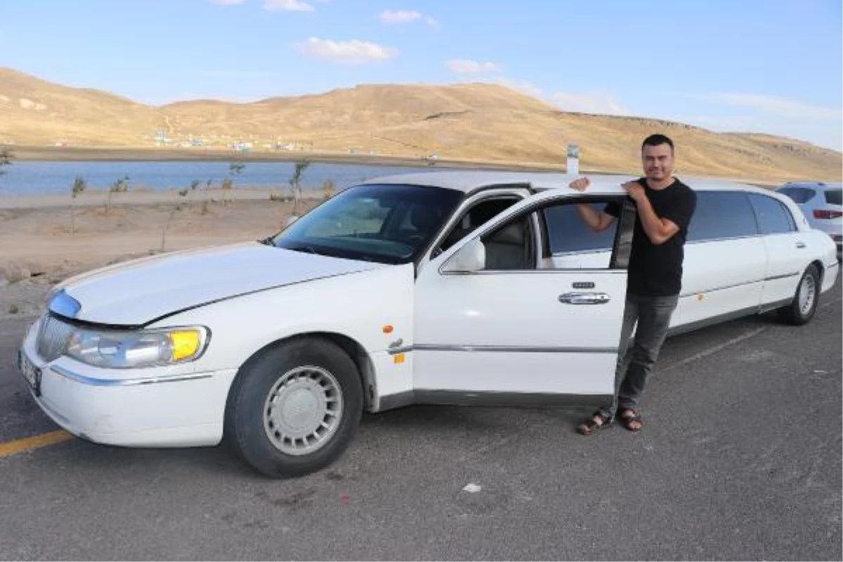 Fransa'da yaşayan gurbetçi, Kayseri'deki köyüne limuzinle gitti