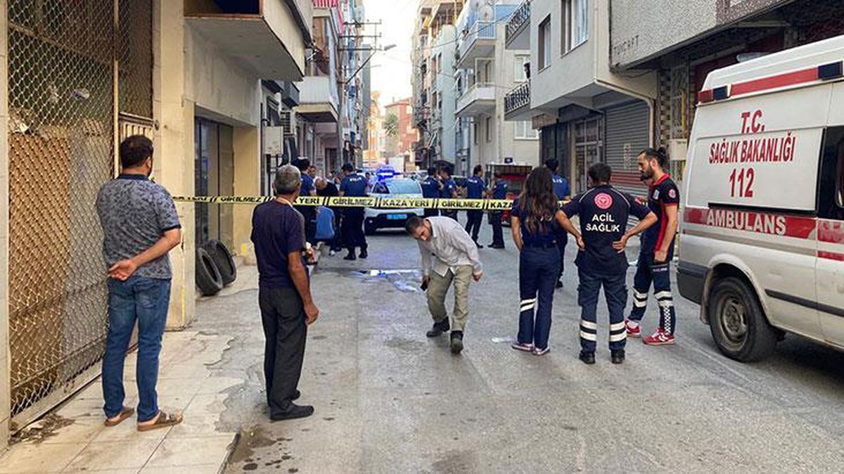 İzmir'de damat dehşeti! Eşini ve kayınpederini öldürdü, 2 baldızınızı yaraladı