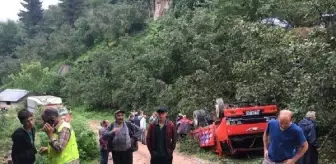 Son dakika gündem: Fındık işçilerini taşıyan kamyon devrildi; 13 yaralı