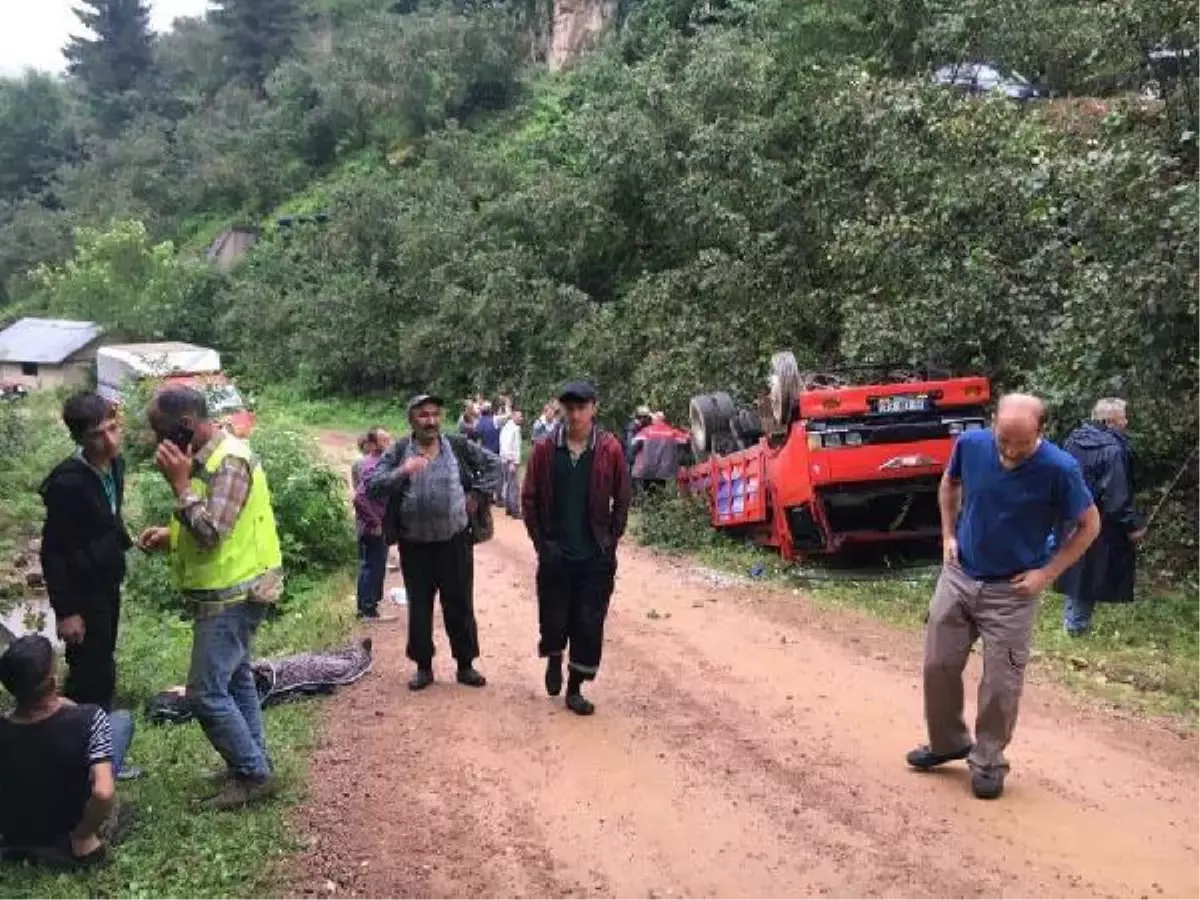 Son dakika gündem: Fındık işçilerini taşıyan kamyon devrildi; 13 yaralı