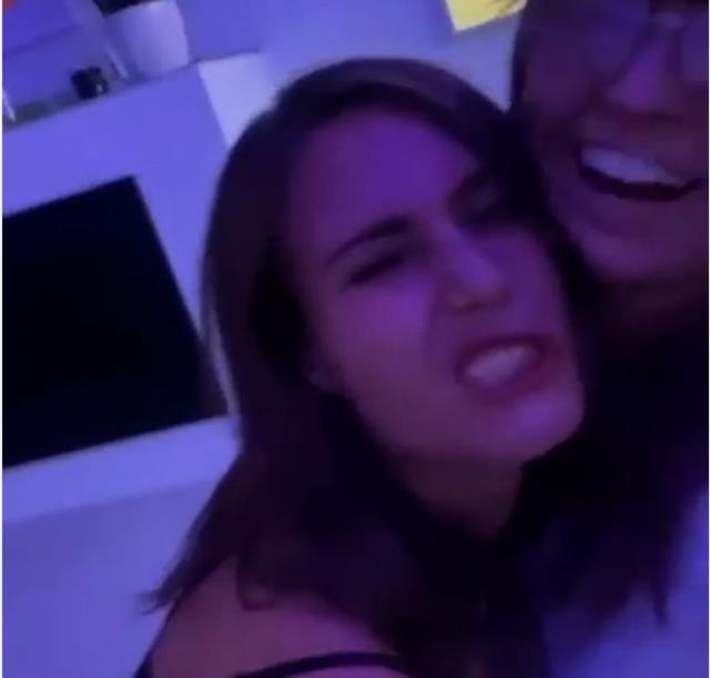 Görüntüler olay yarattı! Finladiya Başbakanı Sanna Marin arkadaşlarıyla çılgınca dans etti Görüntüler olay yarattı! Finladiya Başbakanı Sanna Marin arkadaşlarıyla çılgınca dans etti