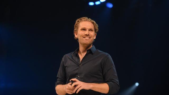 Göztepe'nin devir işlemleri bitti! Rasmus Ankersen, Türk futbolundaki ilk yabancı yatırımcı olacak Göztepe'nin devir işlemleri bitti! Rasmus Ankersen, Türk futbolundaki ilk yabancı yatırımcı olacak