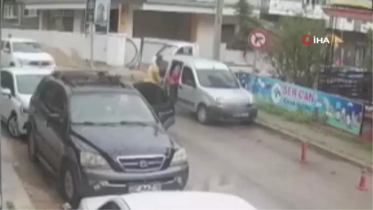 Isparta haberleri! Isparta'da park halindeki aracı böyle çaldılar