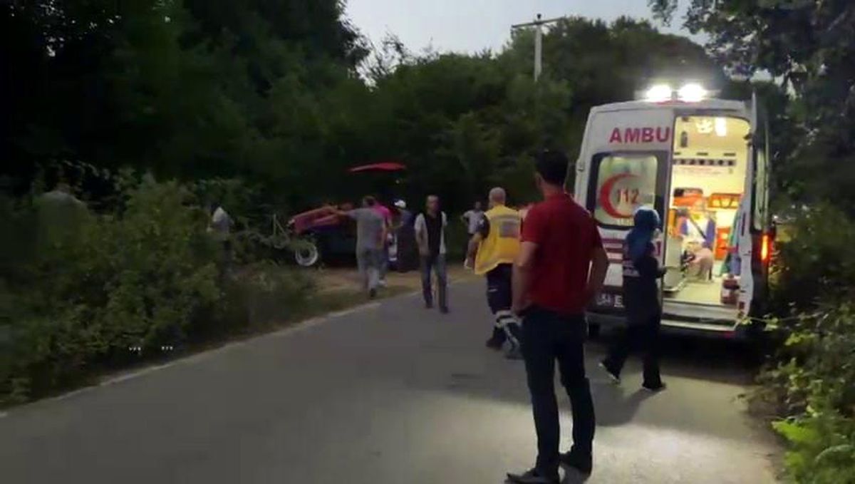 Son dakika haberi... Mevsimlik tarım işçilerini taşıyan traktör römorku devrildi: 7 yaralı