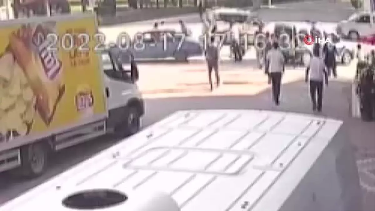 Son dakika haberi | Polisten kaçan motosikletli kamyonete çarpınca yakayı ele verdi