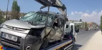 Üç aracın karıştığı kazada 1 kişi öldü, 4 kişi yaralandı