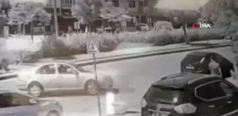 Yolda yürüyen vatandaş ezilmekten son anda böyle kurtuldu