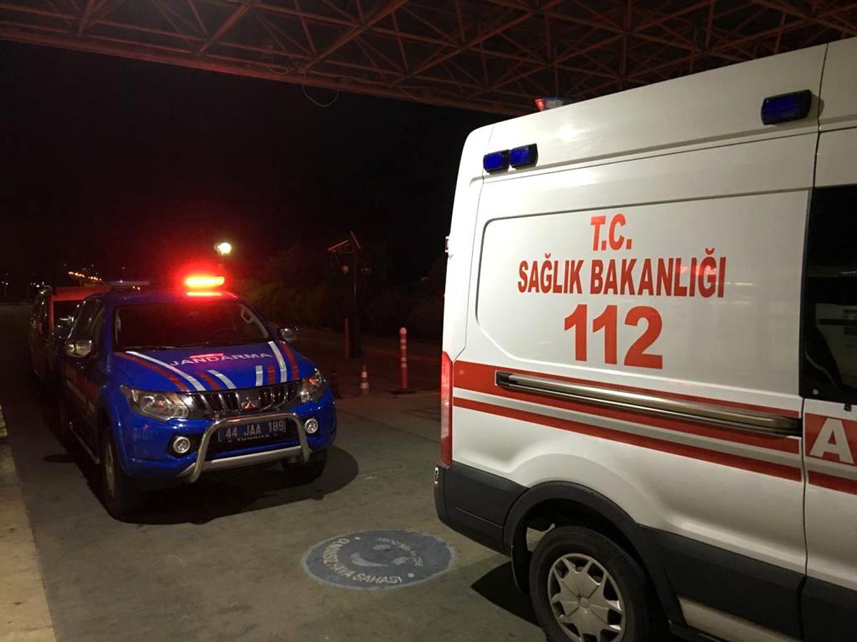 Başından yaralanan kadın, güvenlik korucusunun silahıyla vurulmuş