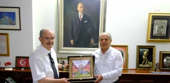 Kemerhisar Belediye Başkanı Oya'dan Yılmaz Büyükerşen'e Ziyaret