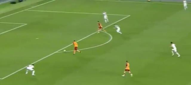 Seferovic bu pozisyonda yaptığıyla Galatasaraylıları şoka soktu! Herkes birbirine aynı soruyu soruyor