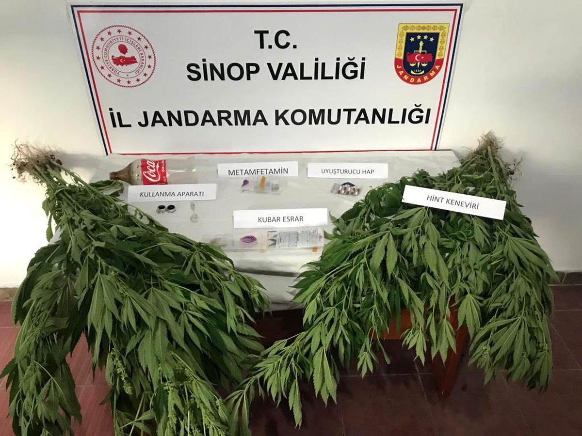 Son dakika haberi... Sinop'ta uyuşturucu operasyonunda 5 kişi yakalandı