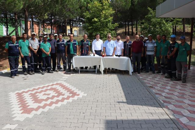 Subaşı Belediyesi İşçileri, Ücretlerine Yapılan Ek Zammı Çiftetelli Oynayarak Kutladı Subaşı Belediyesi İşçileri, Ücretlerine Yapılan Ek Zammı Çiftetelli Oynayarak Kutladı