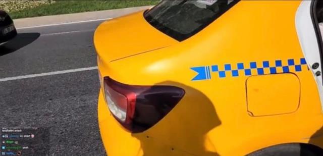 Taksimetreyi açmayan uyanık taksici turistten 200 lira istedi Taksimetreyi açmayan uyanık taksici turistten 200 lira istedi