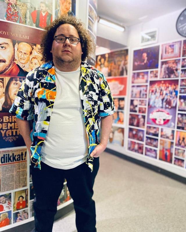 Zoraki başladığı oyunculukla hayatı değişen Hacı Ahmet Ak, aklından çıkaramadığı rolünü anlattı: Selda Bağcan rolü çok güzeldi Zoraki başladığı oyunculukla hayatı değişen Hacı Ahmet Ak, aklından çıkaramadığı rolünü anlattı: Selda Bağcan rolü çok güzeldi