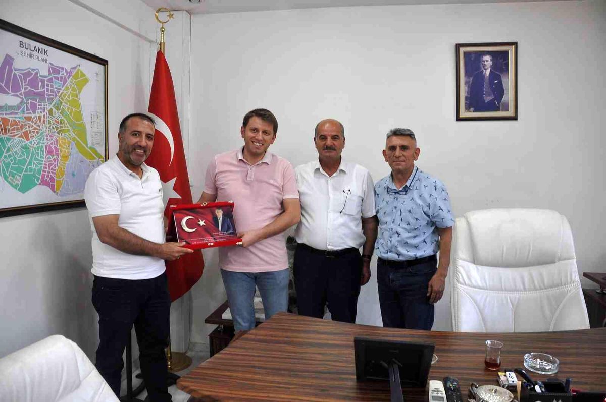 Son dakika haber | Şehit ve Gazi Aileleri Derneği'nden Bulanık Emniyet Müdürü Tefek'e ziyaret