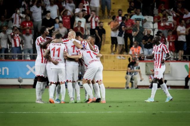 Fırtına ilki yaşadı! Trabzonspor, deplasmanda Antalyaspor'a 4-2 mağlup oldu