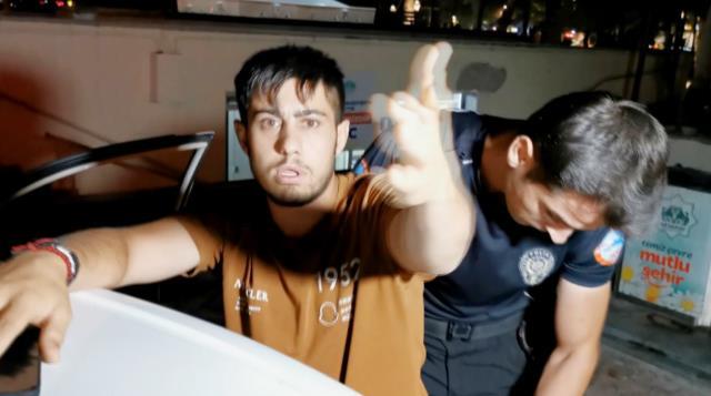 'Dur' ihtarına uymayan sürücü alkol metreyi üflemedi 'Beni cezaevine atın' dedi