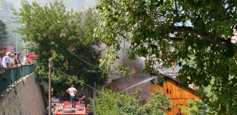 Son dakika haberleri... Kemaliye'de 5 kültürel varlık statüsündeki tarihi evde çıkan yangın söndürüldü