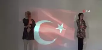 İşitme engelli vatandaşlar için işaret dili öğreniyorlar
