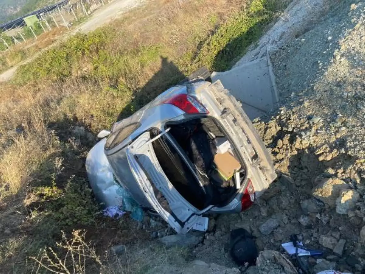 Kütahya haber: Kütahya'da otomobil menfeze devrildi: 1 ölü, 3'ü çocuk 5 yaralı