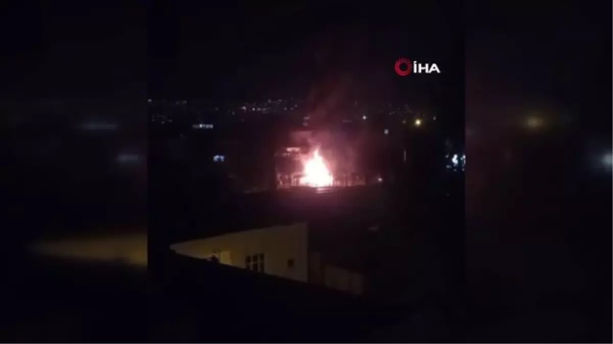 Trafo bir anda alev alev yandı