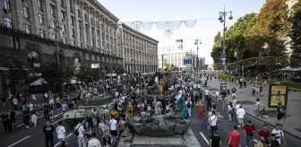 Son dakika haberleri... Ukrayna tarafından ele geçirilen Rus askeri zırhlıları Kiev'de sergileniyor