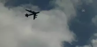 ABD'nin B52 bombardıman uçakları Üsküp semalarında