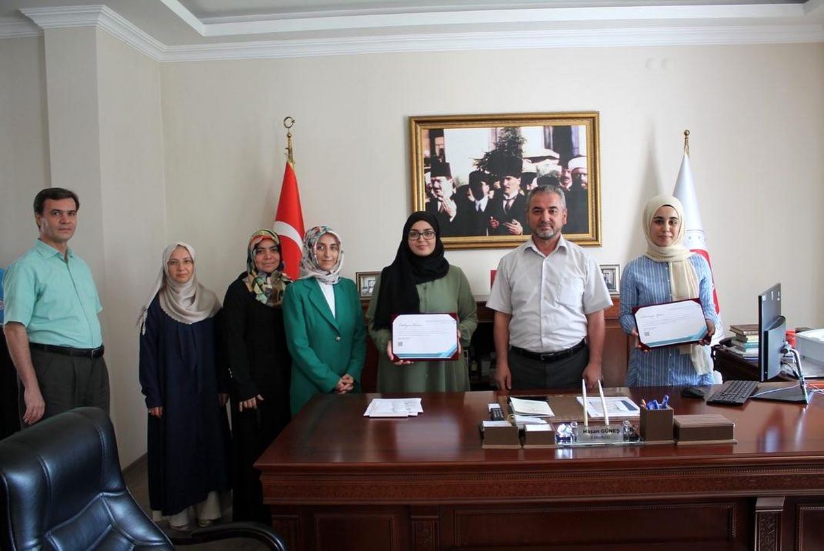 Aydın haberleri: Aydın'da Ulusal Staj Programı'nı tamamlayan öğrencilere belge verildi