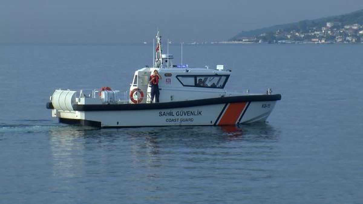 KARTAL'DA DENİZDEKİ EL BOMBASINI SAS EKİPLERİ ÇIKARDI