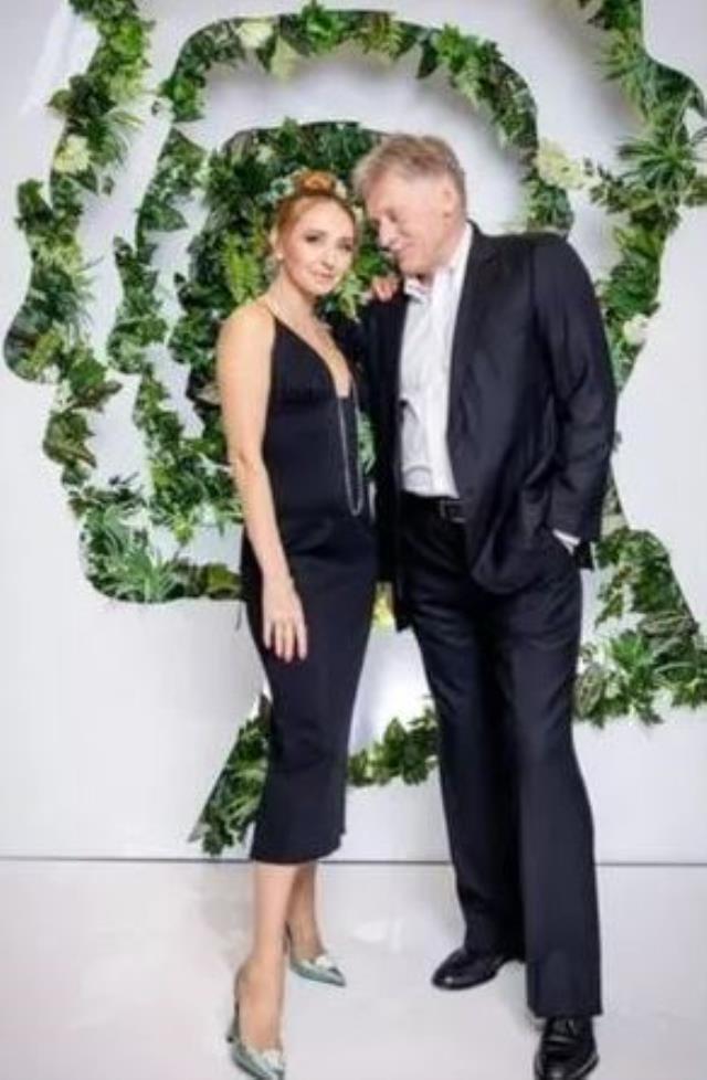 Ortalık karışıkken Türkiye'ye tatile gelen Peskov ve eşi, eleştiri yağmuruna tutuldu