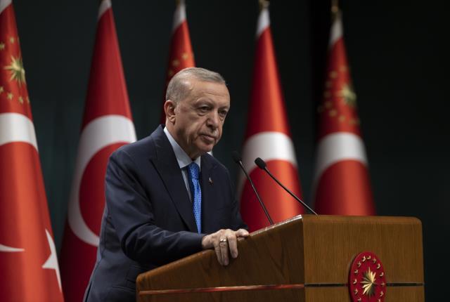 Son Dakika: Cumhurbaşkanı Erdoğan müjdeyi verdi: Bu yıl ders kitaplarının yanında yardımcı kaynaklar da ücretsiz dağıtılacak