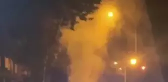 Pendik'te arkasından dumanlar yükselen İETT otobüsü, yolda kaldı