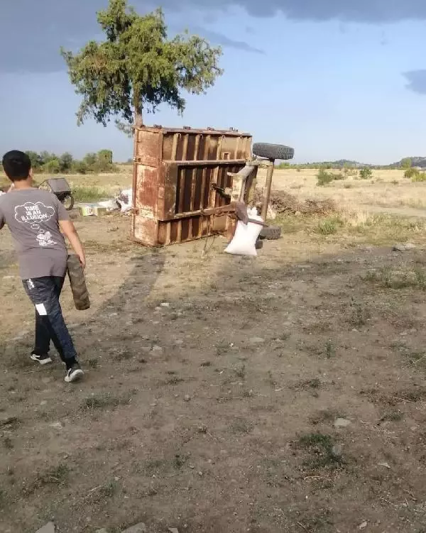 Burdur haberi... Burdur'da hortum evlere zarar verdi, bir kişiyi havaya savurdu