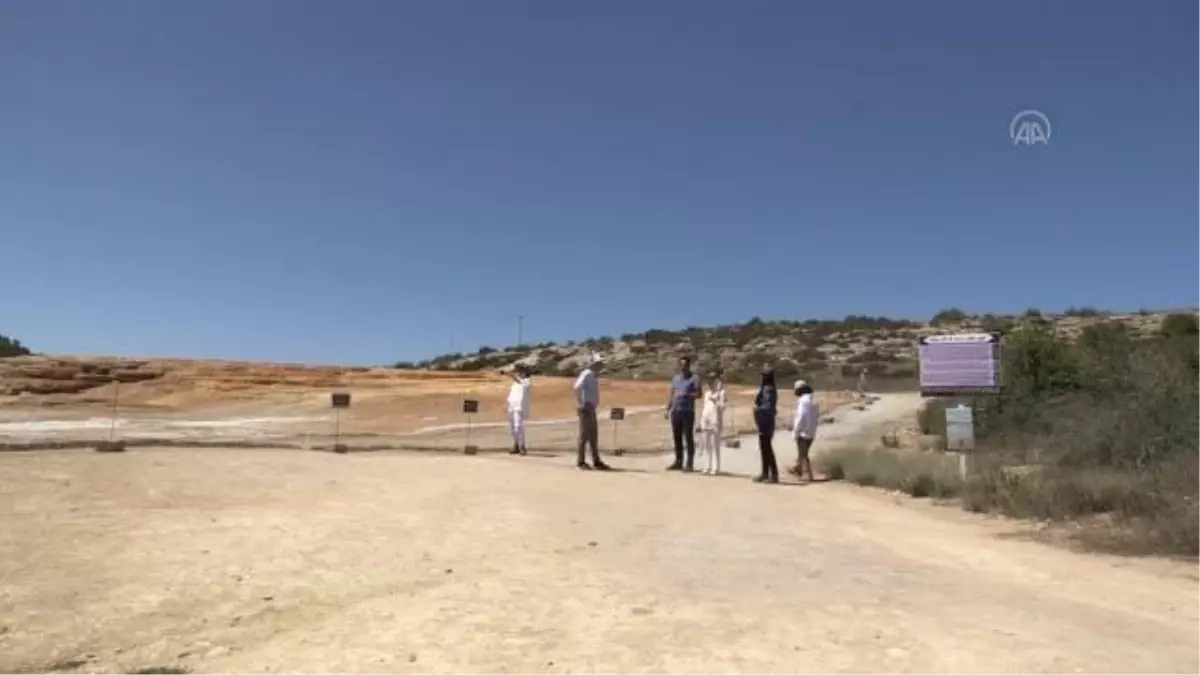 İran'ın renkli traverten terasları 'Badab Surt'