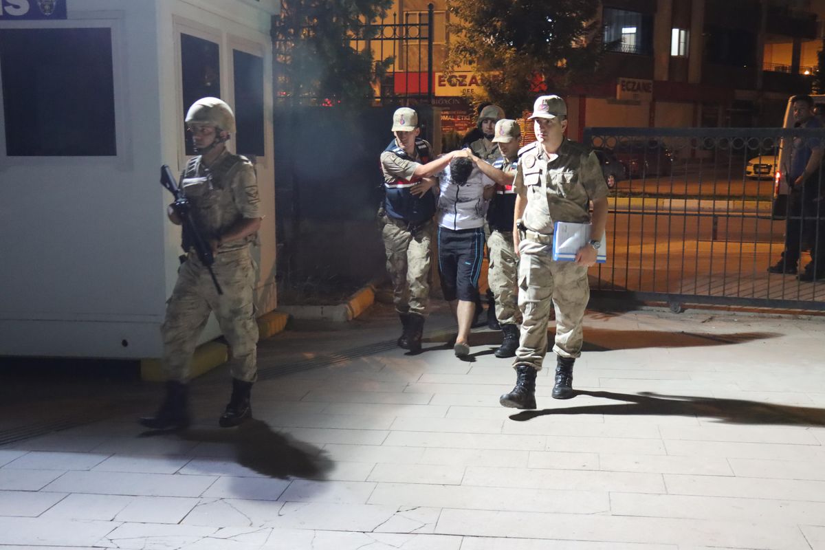 Anne ve kızının cesedinin bulunmasıyla ilgili şüpheli adliyeye sevk edildi