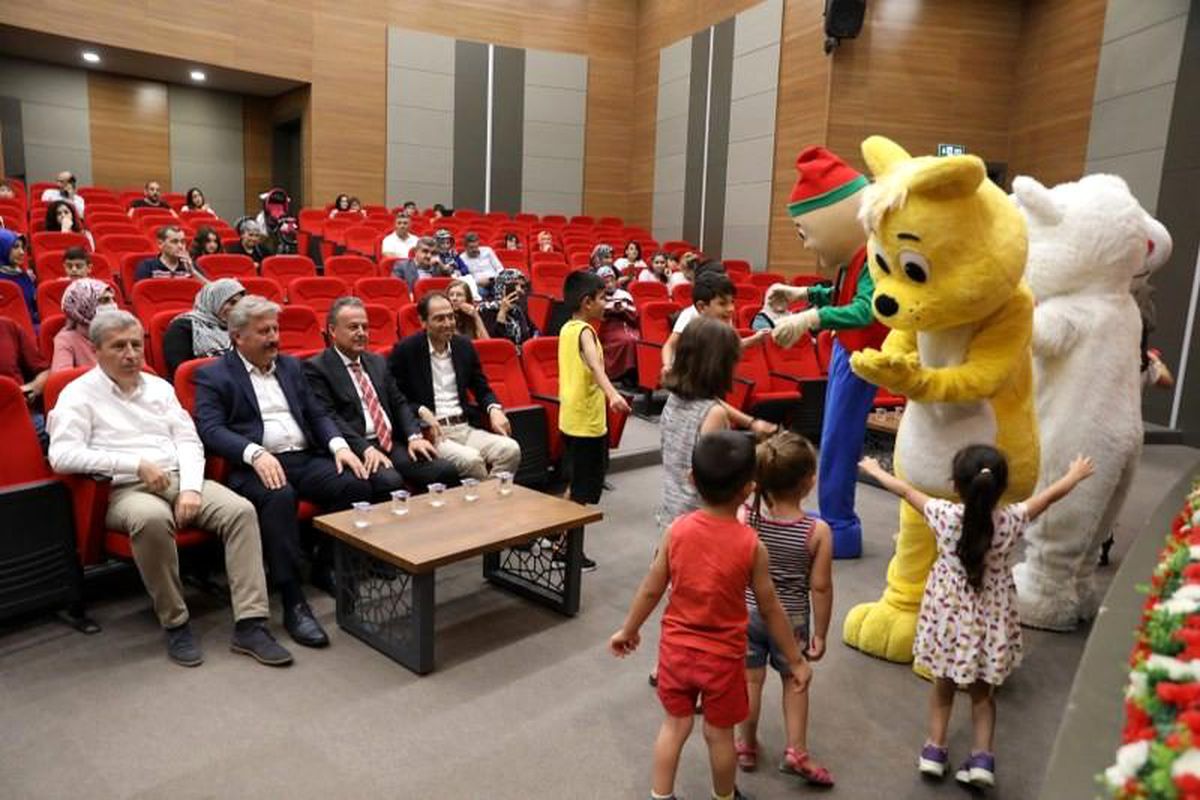 Kayseri haberi! Melikgazi Belediyesi, diyabet hastası çocuklara şeker ölçüm cihazı dağıttı
