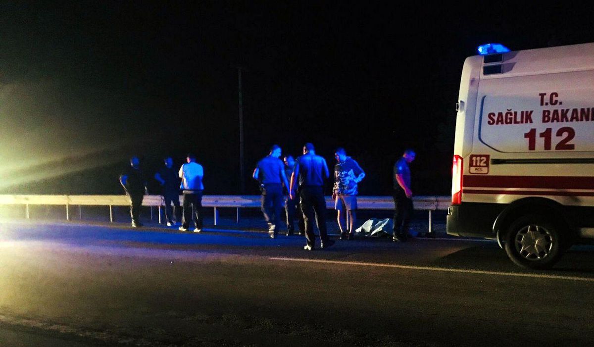 Sakarya haberi | Sakarya'da bariyerlere çarpan motosikletin sürücüsü öldü
