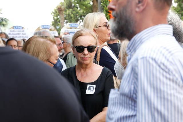 Usta oyuncu Civan Canova son yolculuğuna uğurlandı