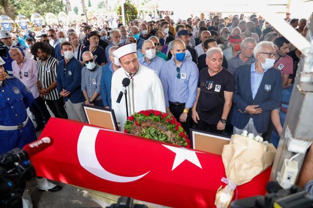 Usta oyuncu Civan Canova son yolculuğuna uğurlandı